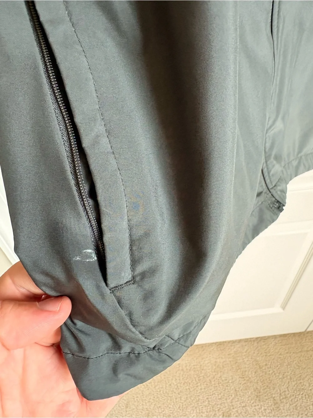 Nike Running Men's Charcoal Gray Full-Zip Performance Jacket